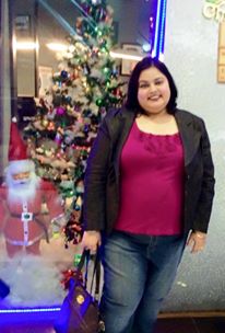 Layered dressing when done right looks good on plus-sized people. I also avoid tops that have snug necklines. Seen here in Jeans from Alto Moda (the Plus Size section of Pantaloons), Top is from San Francisco based plus size brand IGIGI. Jacket from Lane Bryant, a plus size American brand.